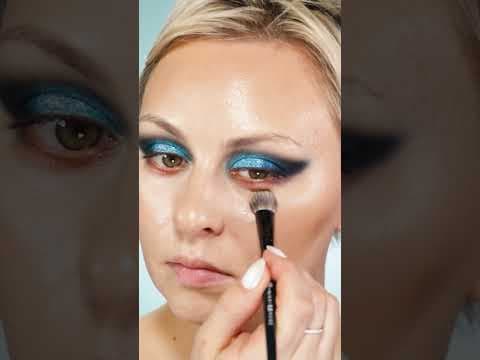 Britney Spears' Smokey Eyes were ICONIC