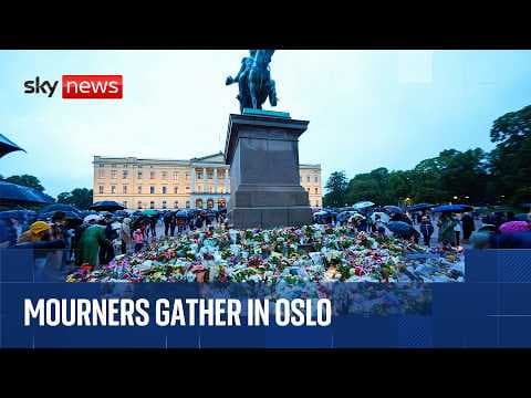 Crowds gather in Norway to mourn King Harald