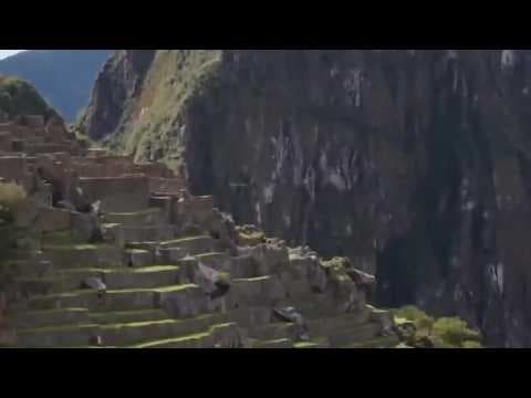 Elongated cigar-shaped UFO filmed in Machu Picchu in the Cusco Region of Peru